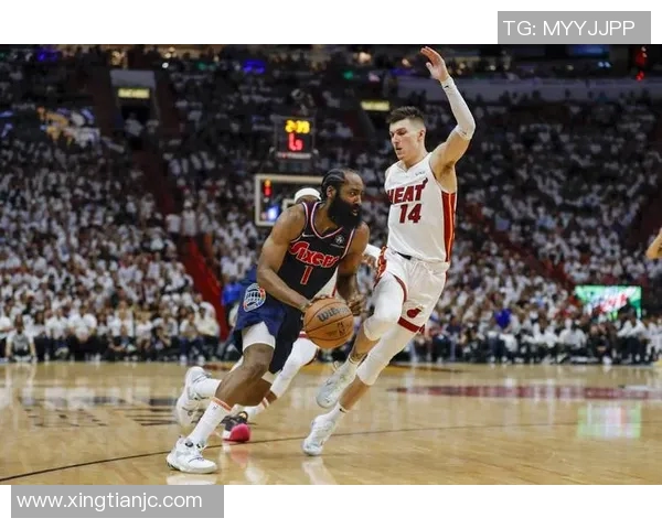 2019年76人对阵热火的精彩对决回顾与分析