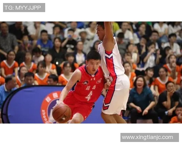 四川全兴与八一的激烈对决展现篮球魅力与团队精神的巅峰对抗 四川全兴与八一的激烈对决展现篮球魅力与团队精神的巅峰对抗