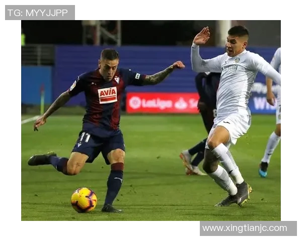 美洲队与韦拉克鲁的激烈对决揭示了足球战术的魅力与团队合作的重要性