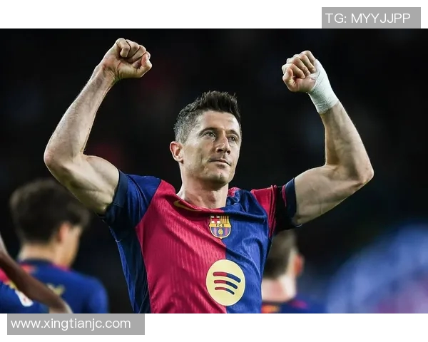 莱万背叛旧主拜仁球迷怒斥其忘恩负义情感激烈