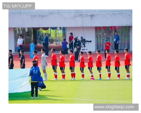 中国U15足球队迎战印尼队力争胜利展现青春风采