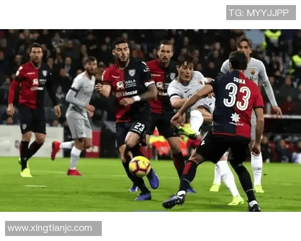 尤文图斯与莱切激战正酣比分悬念迭起球迷热情高涨 尤文图斯与莱切激战正酣比分悬念迭起球迷热情高涨