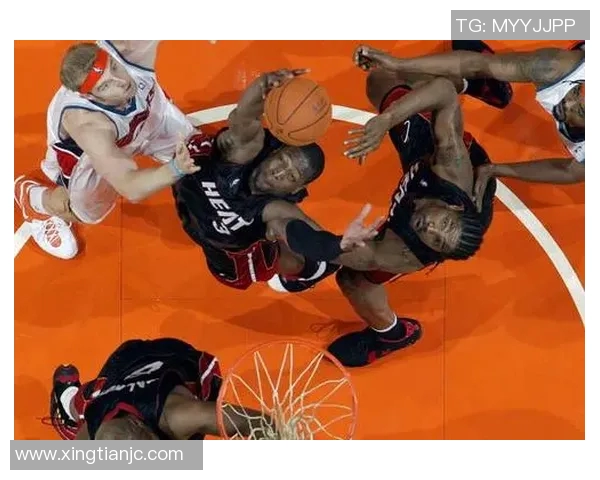 热火与山猫精彩对决回顾34比赛全程录像分享与分析 热火与山猫精彩对决回顾34比赛全程录像分享与分析