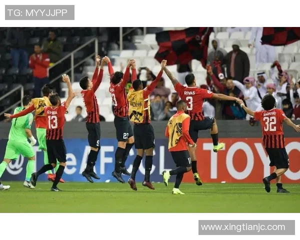 火车头与吉达联合的激烈对决展现足球魅力与团队精神的完美结合 火车头与吉达联合的激烈对决展现足球魅力与团队精神的完美结合