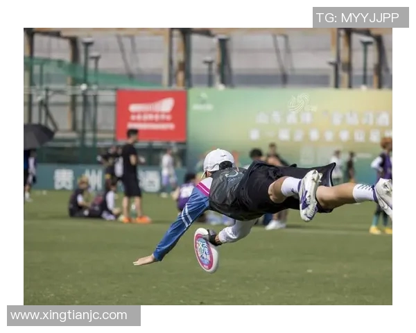 南京飞盘队与武汉飞盘队赛后分析灵活性表现与战术对比